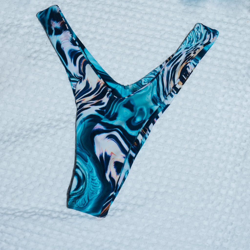 NEW Oasis Iris bottom