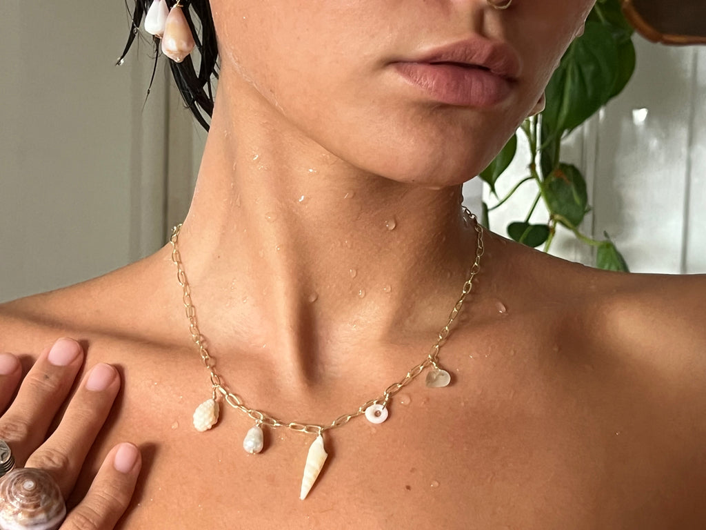 Gold Seashell charm necklace
